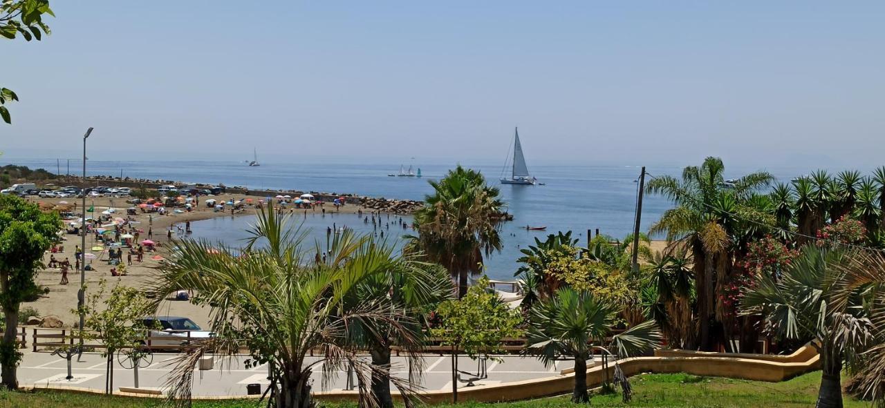Junto A La Playa Del Cristo Cerca Del Puerto Apartamento Estepona Exterior foto