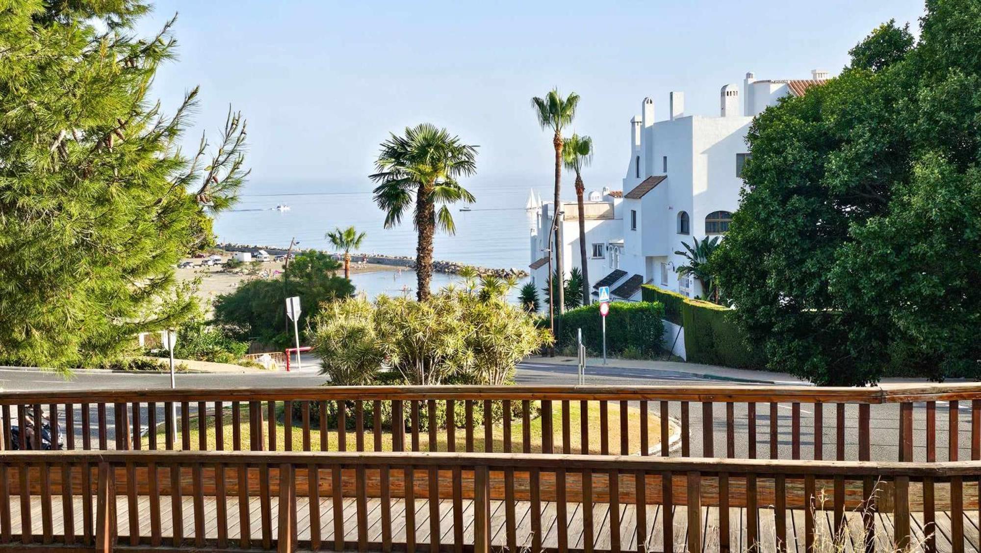 Junto A La Playa Del Cristo Cerca Del Puerto Apartamento Estepona Exterior foto